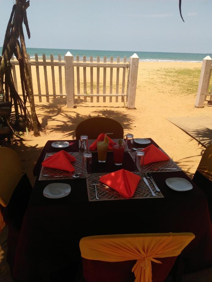 Green Shadows Beach Hotel Ваддува Екстер'єр фото