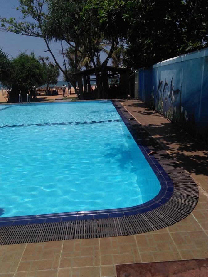 Green Shadows Beach Hotel Ваддува Екстер'єр фото